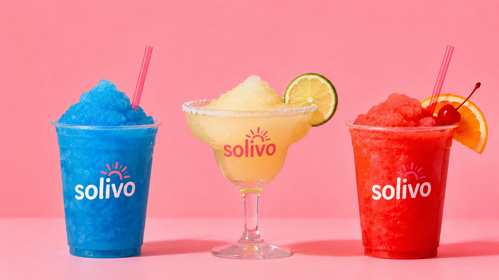 Drei Slush-ICE Drinks: blauer Slushy, Frozen Margarita, roter Slushy Cocktail